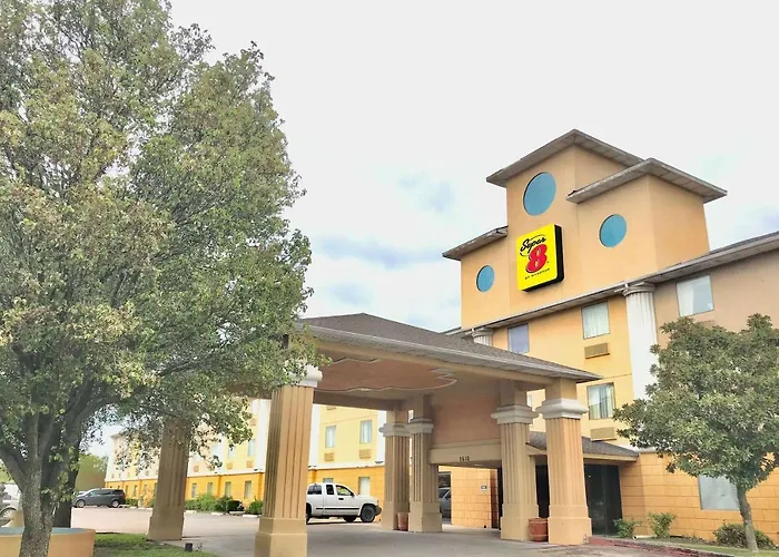 Super 8 By Wyndham Temple I-35