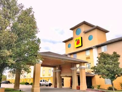 Hotel Super 8 By Wyndham I-35 2*