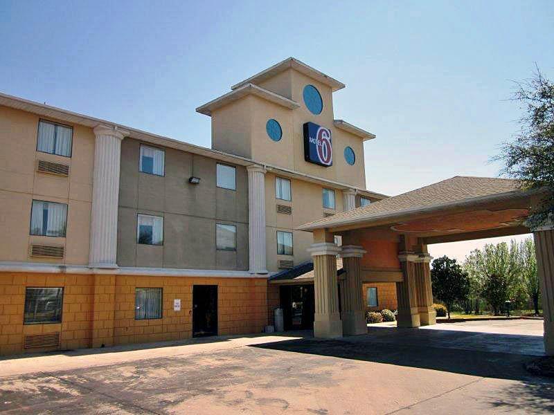 Super 8 By Wyndham I-35 Hotel