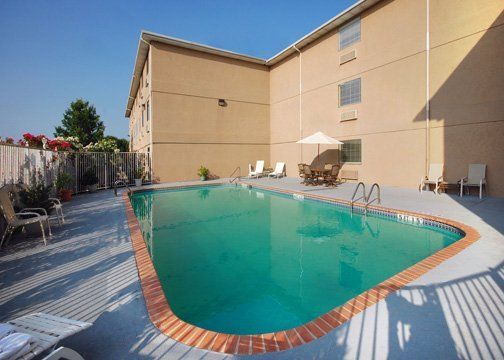 Super 8 By Wyndham I-35